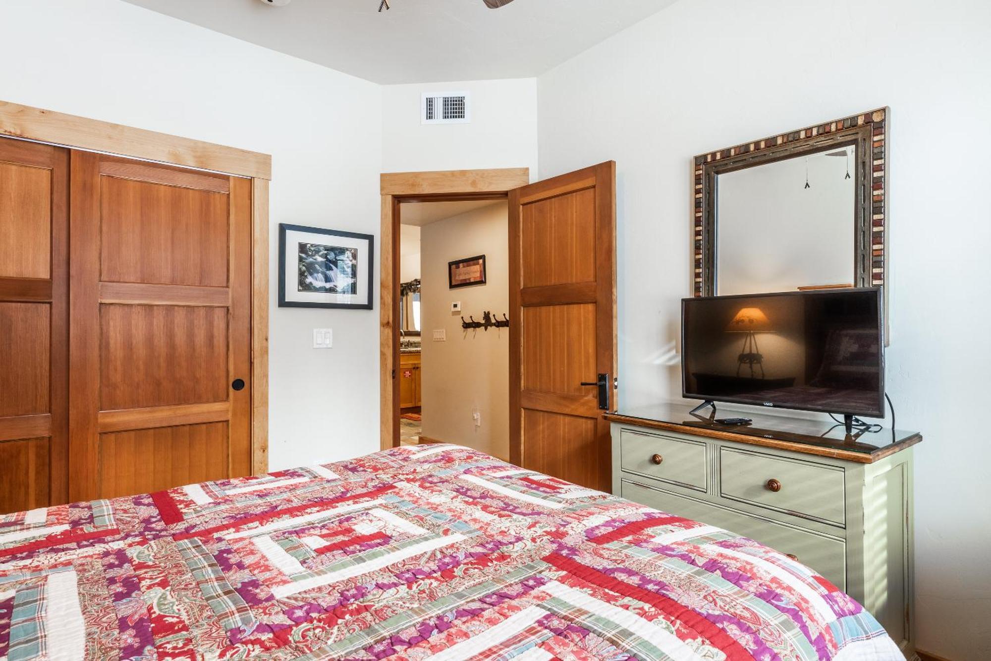 Upscale 4 Bed, 3 Bath At The Woodwinds With Amazing Mountain Views And Golf Course Access And Private Hot Tub And Garage Sleeps 10 Villa Mammoth Lakes Exterior photo