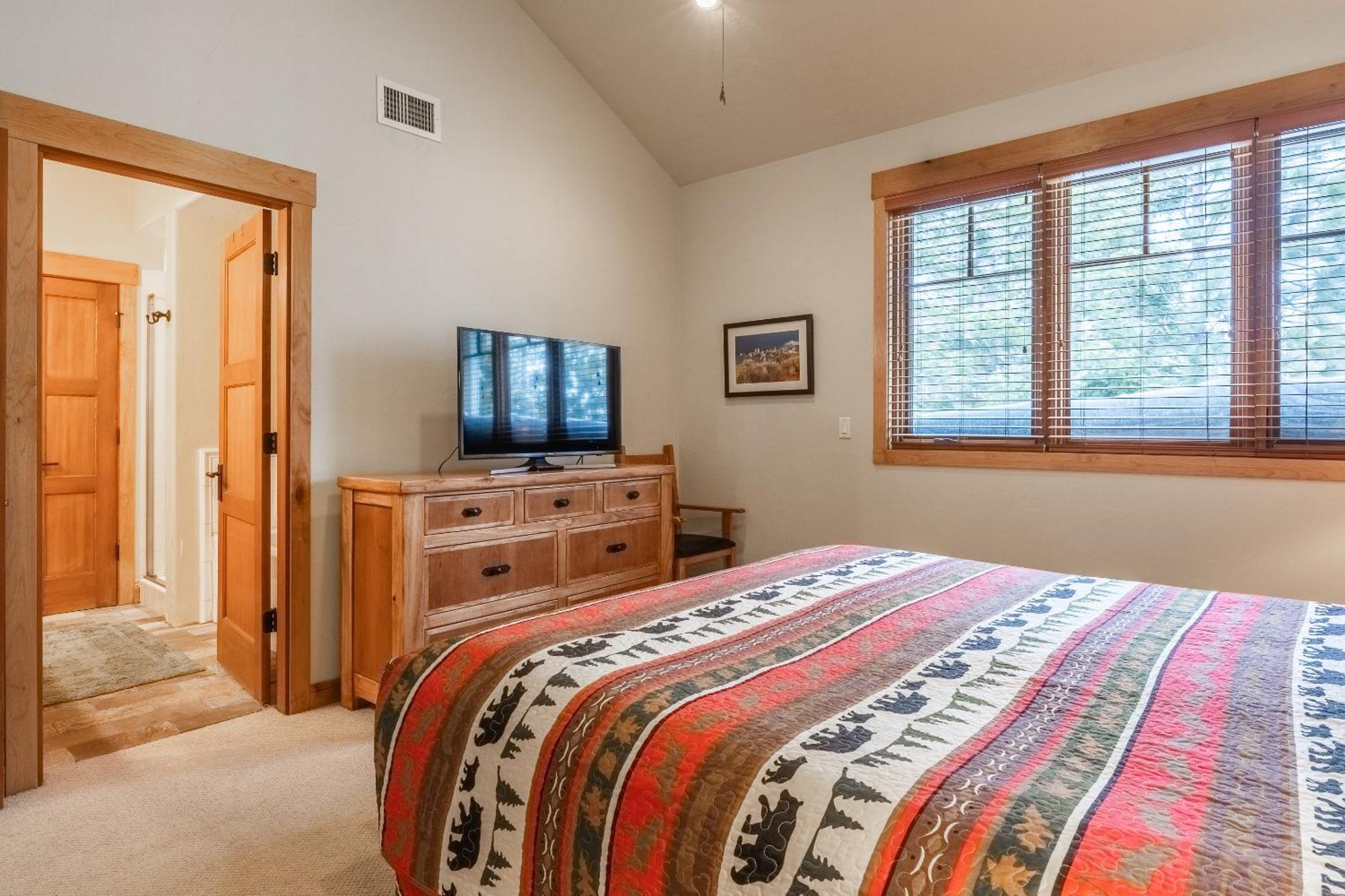 Upscale 4 Bed, 3 Bath At The Woodwinds With Amazing Mountain Views And Golf Course Access And Private Hot Tub And Garage Sleeps 10 Villa Mammoth Lakes Exterior photo