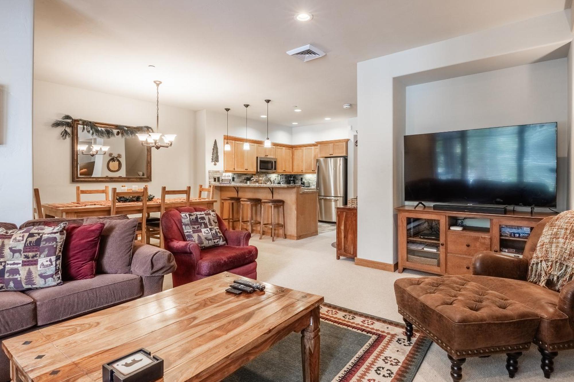 Upscale 4 Bed, 3 Bath At The Woodwinds With Amazing Mountain Views And Golf Course Access And Private Hot Tub And Garage Sleeps 10 Villa Mammoth Lakes Exterior photo